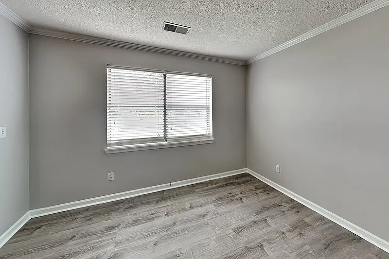 2 bed, 1.5 bath, 1172 sqft, $1,200 — Photo 2