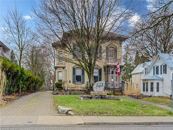 2nd image of 77 Light St