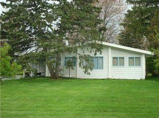 5040 Meadowbrook Rd, Williamsville, NY 14221
