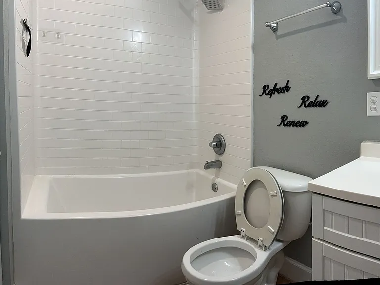 520 SW 69th St — Photo 6