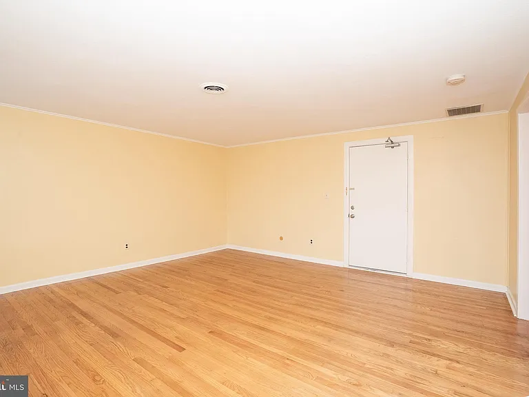 15 Cranbury Rd #1 — Photo 8