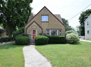 1656 Oakwood Ave, Beloit, WI 53511