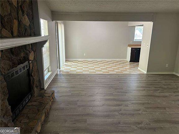 4th image of 8601 Cedar Creek Rdg