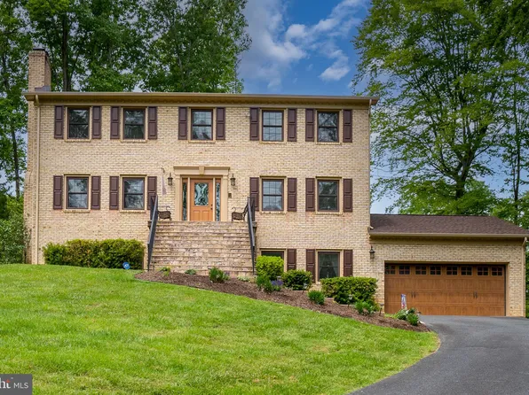 27 Green Leaf Ter, Stafford, VA 22556