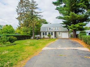 424 Park Rd, West Hartford, CT 06119