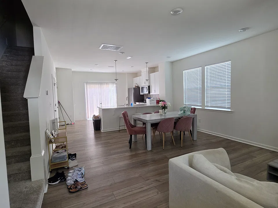 3087 Spline Cir