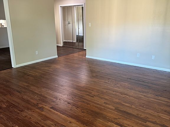 4th image of 2930 Wilshire Ave