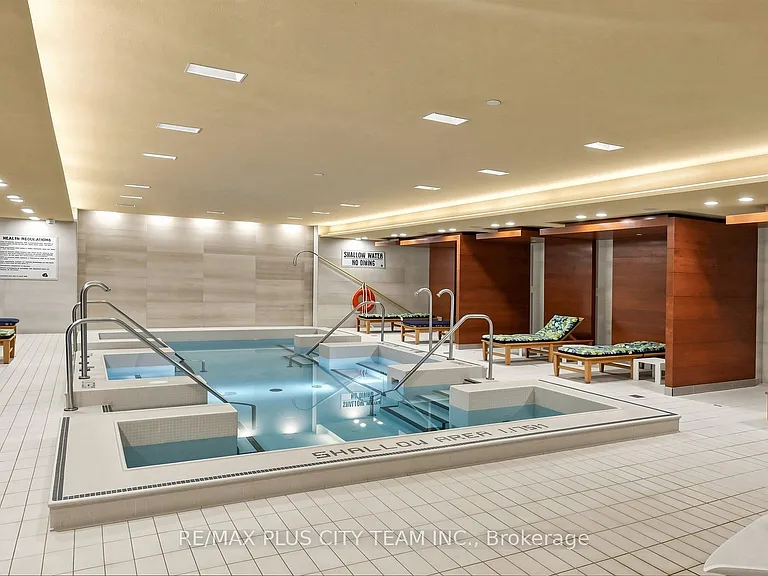 29 Queens Quay E #Townhouse 122 — Photo 33