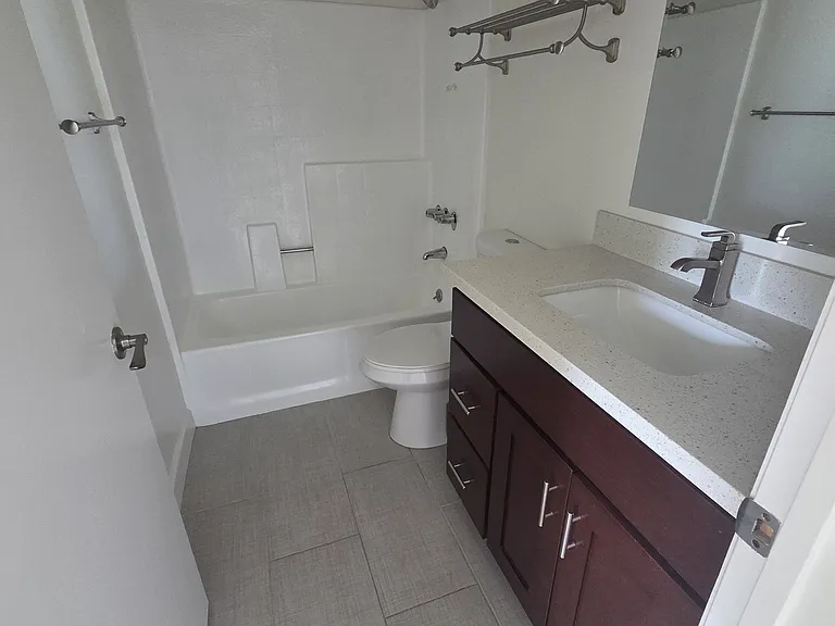 1130 Rexford Dr #4 — Photo 14