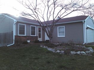 206 E Lakeside Dr, Vernon Hills, IL