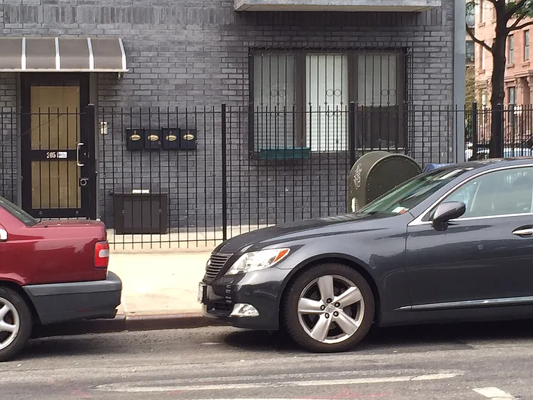 205 Gates Ave #3 — Photo 6