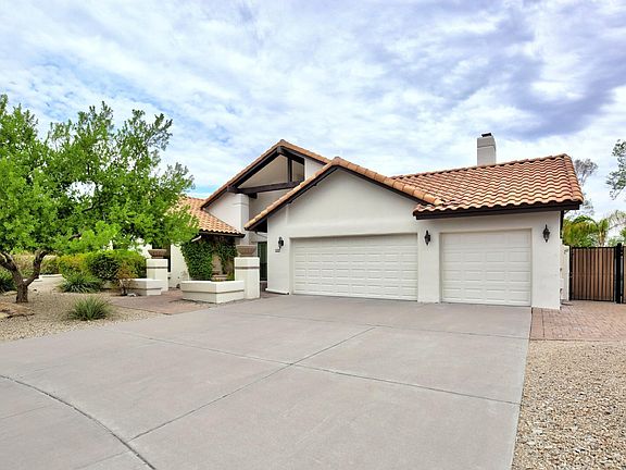 3rd image of 9891 E WINDROSE Drive