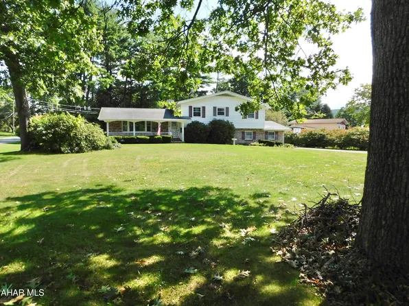 752 Deborah St, Tyrone, PA 16686