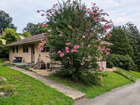 1805 Parkland Dr, Lynchburg, VA 24503