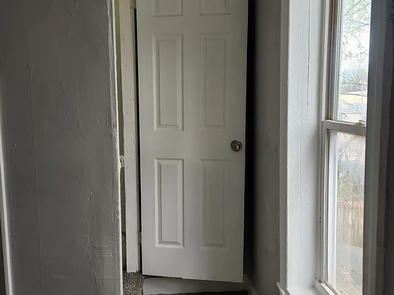320 Wallace St — Photo 30