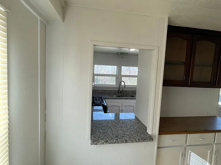 503 E Main St — Photo 9