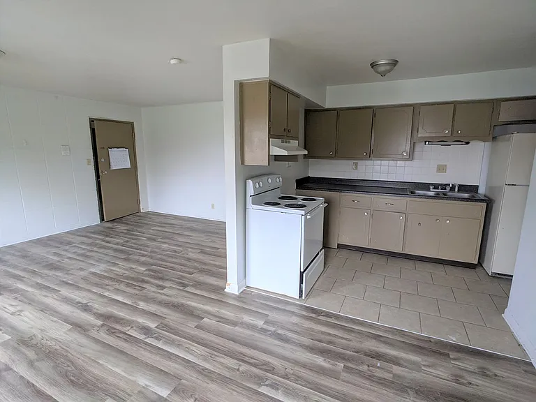 600 Wooddale Ter — Photo 6