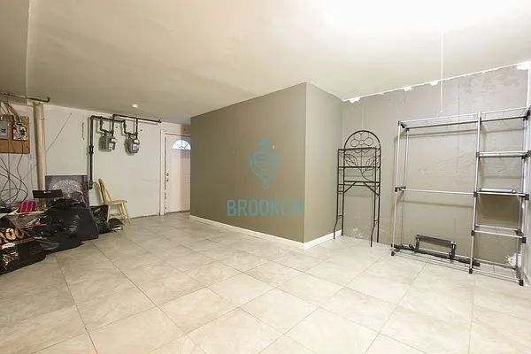 Rented by null | media 19