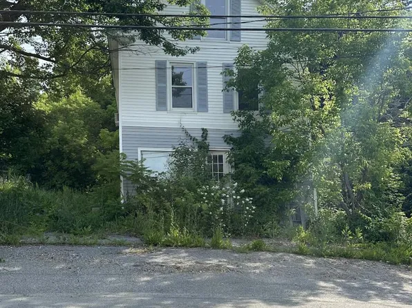 128 N North Main Street, Monmouth, ME 04265