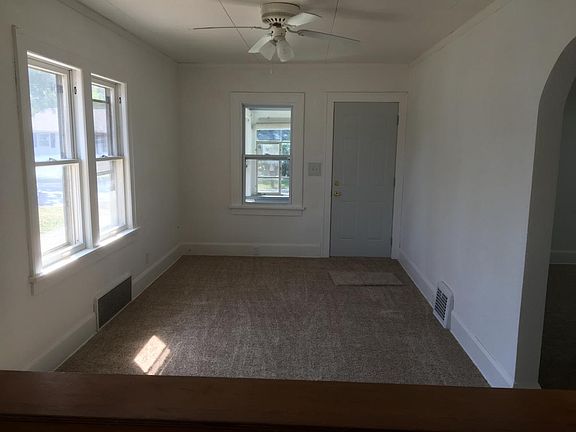 4th image of 620 Colonial Dr