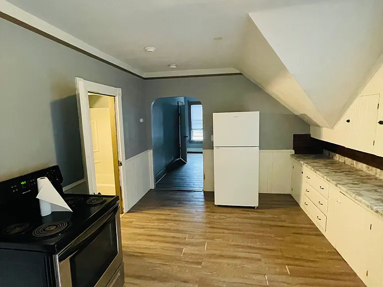 123 Maple St #3L — Photo 4
