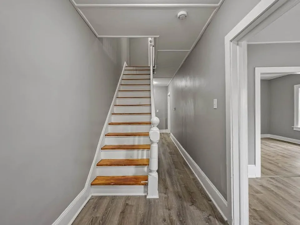 5-6 Monteleone Pl