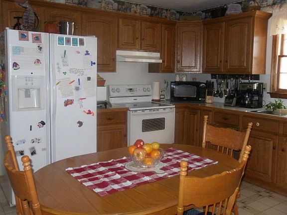 3rd image of 5285 Woodland Dr