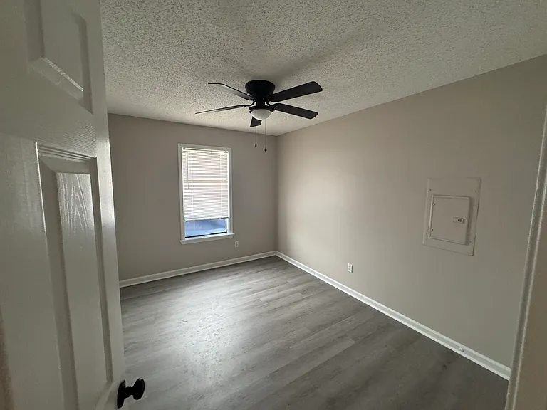 105 Stimpson Ave — Photo 5