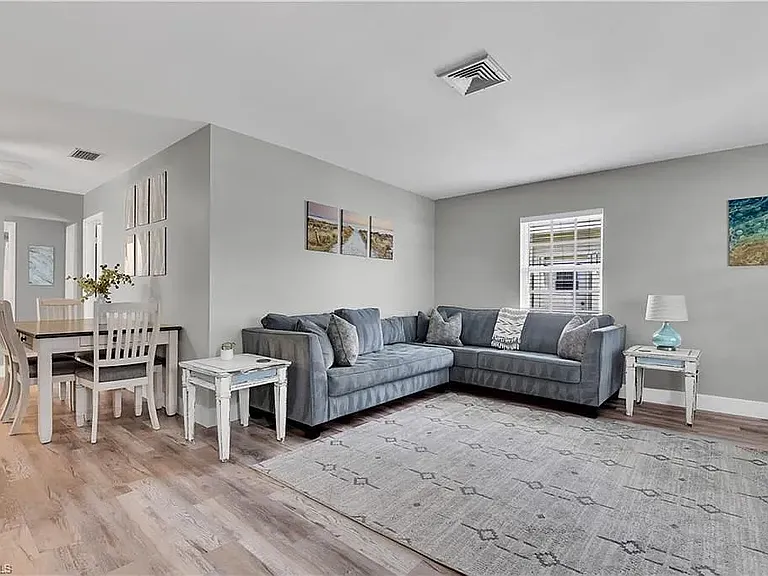 Living/dining room