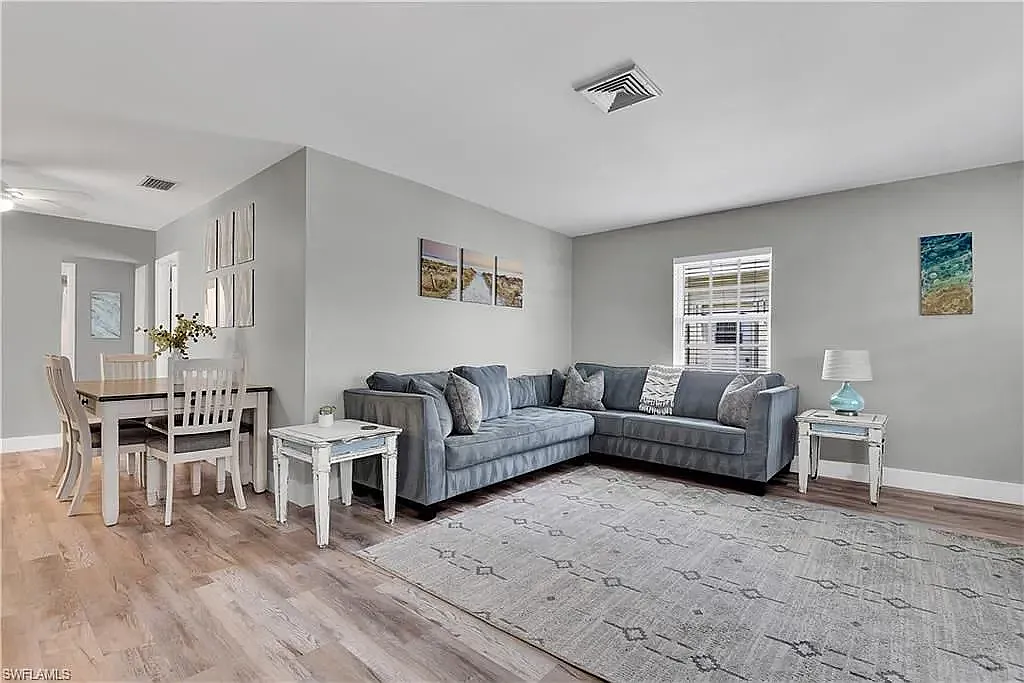 Living/dining room - 649 109th Ave N