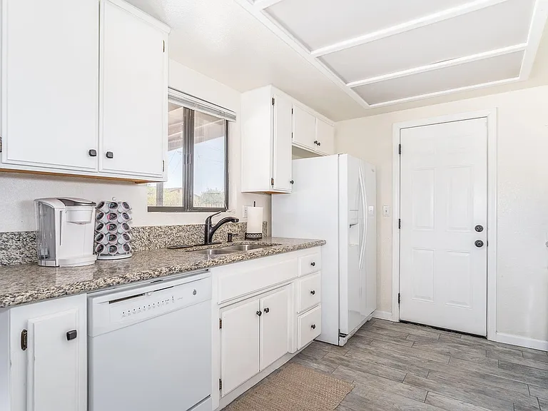 6624 Bermuda Ave — Photo 6
