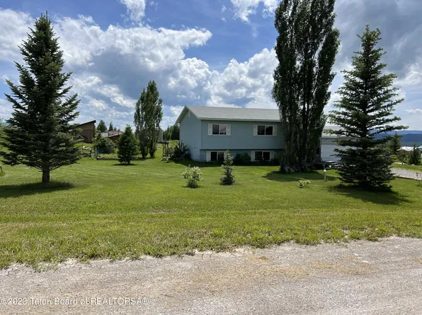 1015 Saddle Dr, Etna, WY 83118