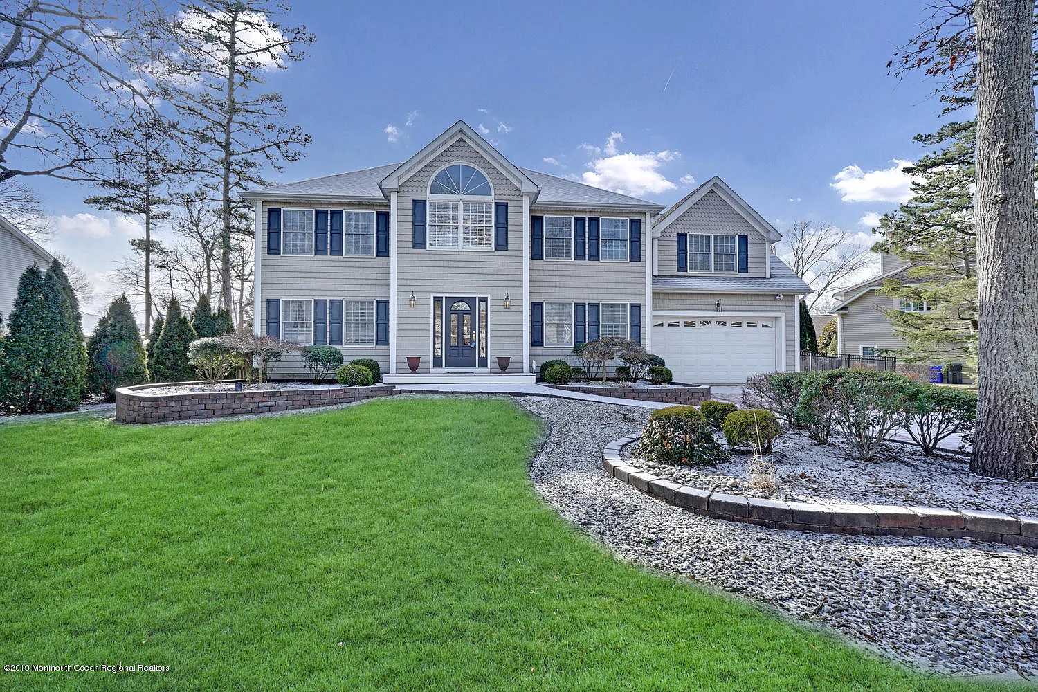 671 Hawks Nest Rd photo 1