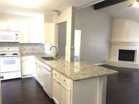 3rd image of 3041 Richwood Cir