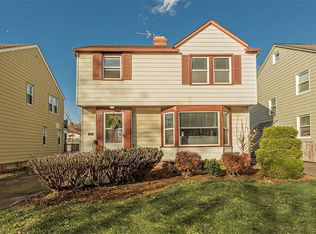 4337 Groveland Rd, University Heights, OH 44118
