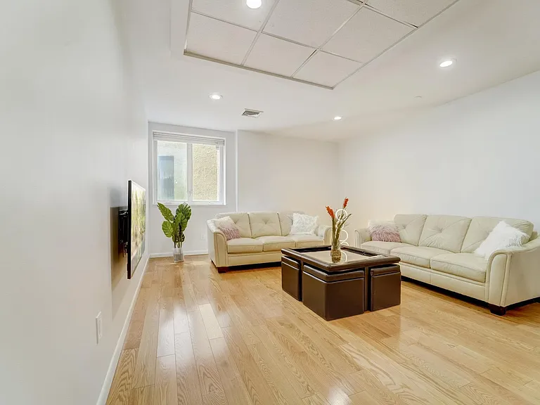 75 Liberty Ave #D30 — Photo 4