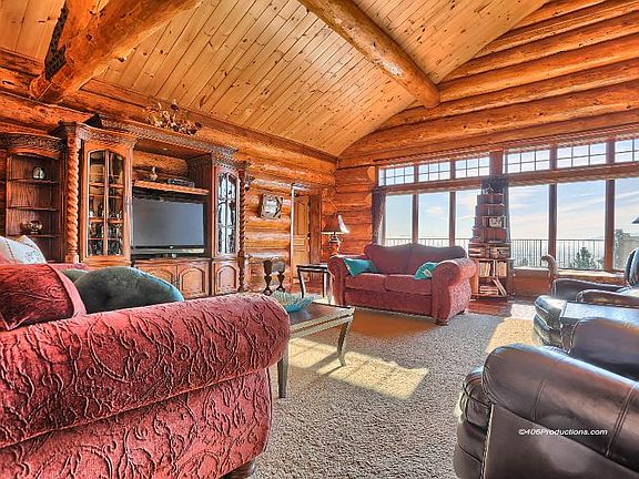 5th image of 8303 Evergreen Dr