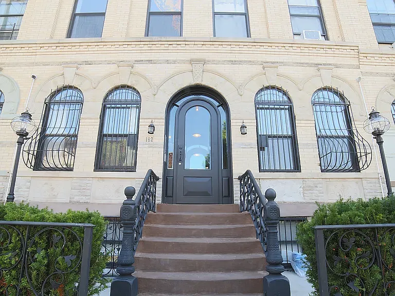 162 Pulaski St #3L — Photo 19