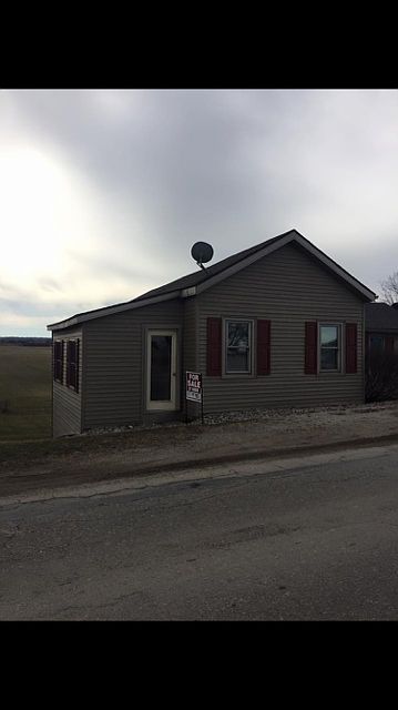 1st image of 309 W Main St