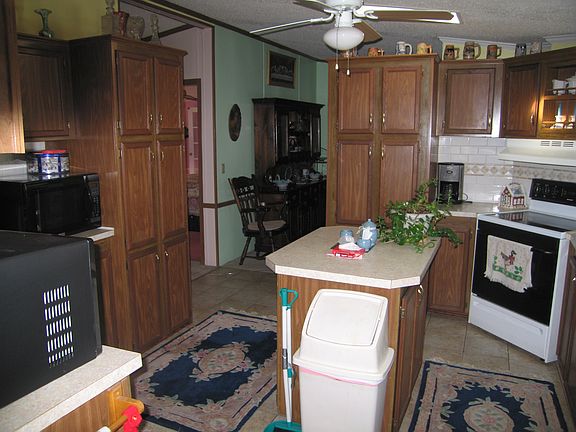 3rd image of 170 Bentwood Cir