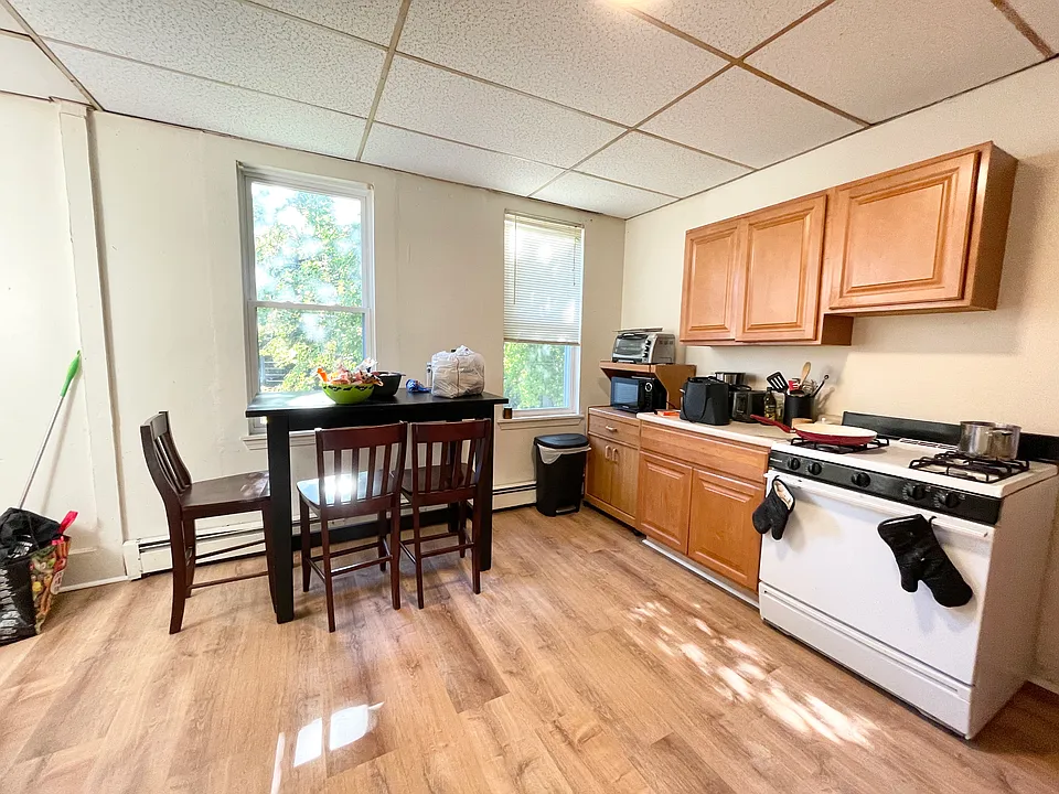 1572 Tremont St #2L