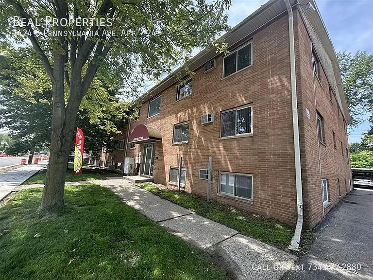 1424 S Pennsylvania Ave #24 — Photo 4