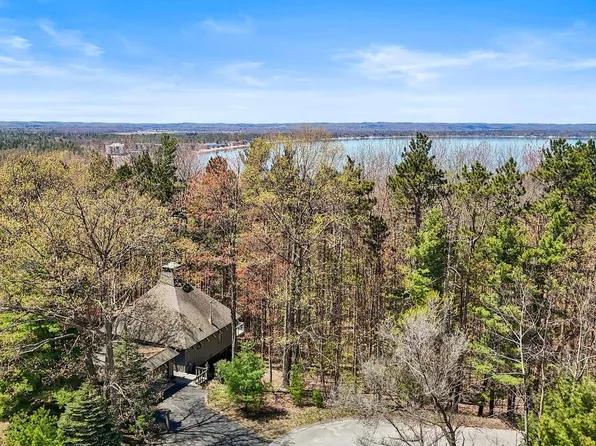 2837 Holiday Pines Rd, Traverse City, MI 49686