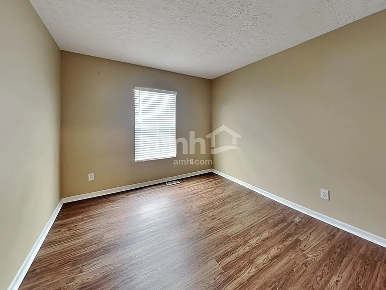 665 Norfolk Sq N — Photo 15