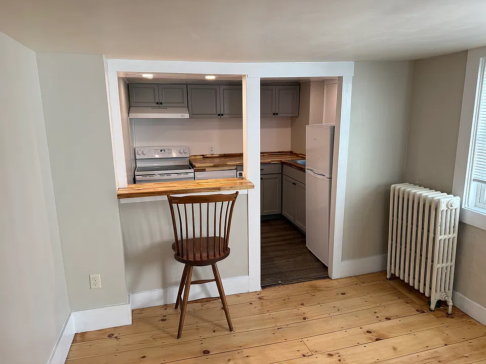 LR to Kitchen