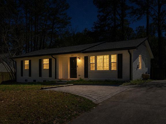 3rd image of 2744 Milburnie Rd