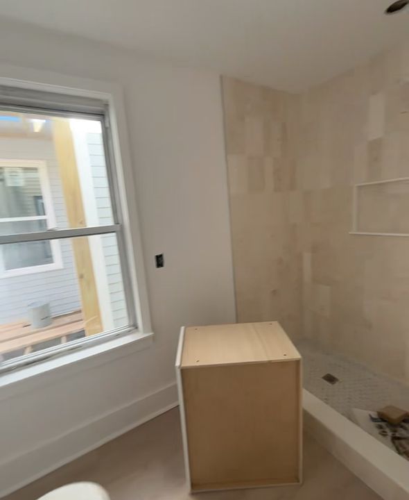 2nd image of 40 Lexington St APT 1