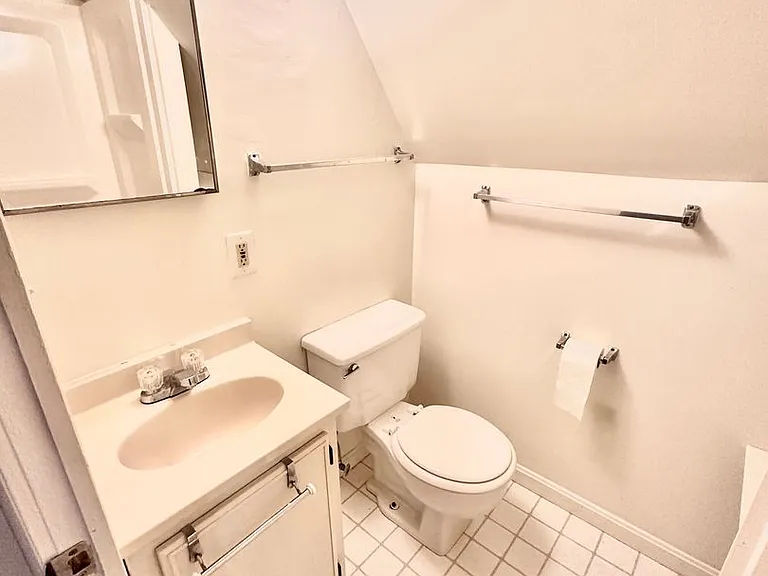 4422 Greenwich Pkwy NW — Photo 37