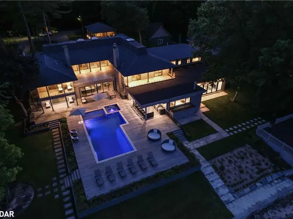 3211 Fleming Blvd, Innisfil, ON L9S 2Y9