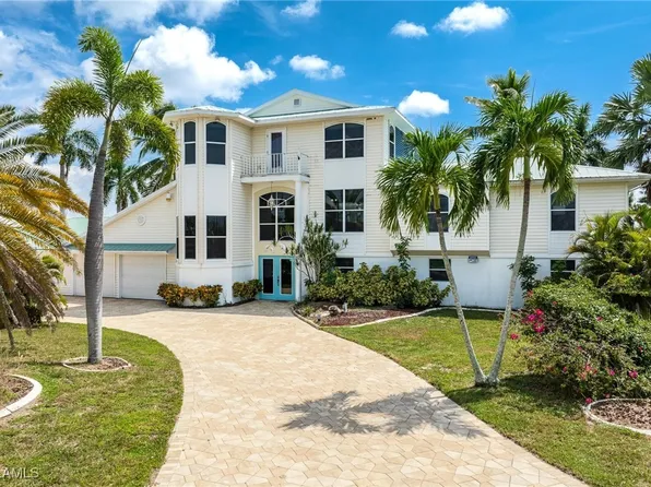 3211 Manatee Dr, Saint James City, FL 33956